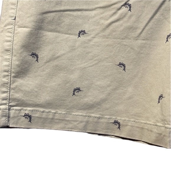 GAP Essential Khaki 10” Flat Front Khaki Chino Swordfish Designs 🆕 NWOT Sz 35 - Picture 4 of 9